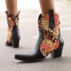 Vintage embroidered print pointed toe cowboy western boots