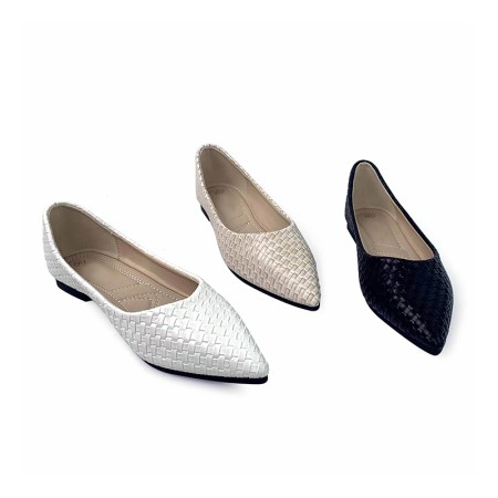 New white women's soft leather casual shoes