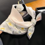 Light-colored floral retro print small square scarf